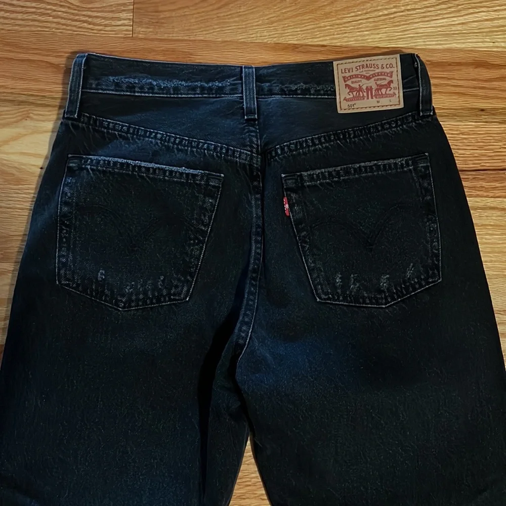 Levi 501 Jean - Picture 13 of 16